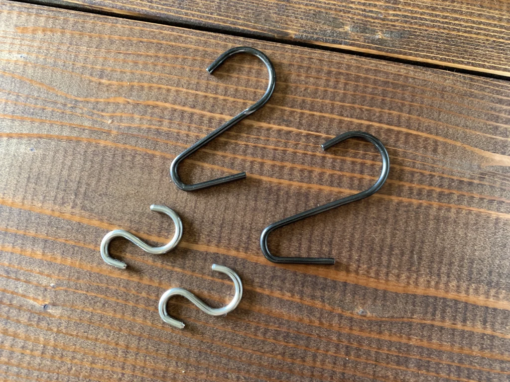 S字フックの写真